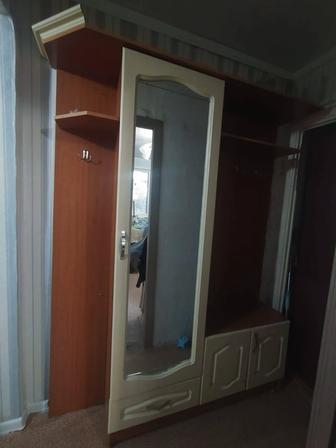 Продам шкаф в прихожую