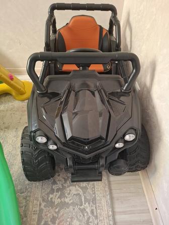 Продам детскую машинку