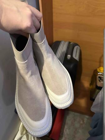 Продам сапоги белый италия