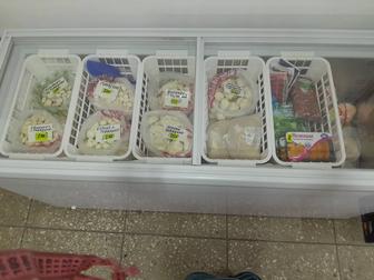 Продам витринный морозильник