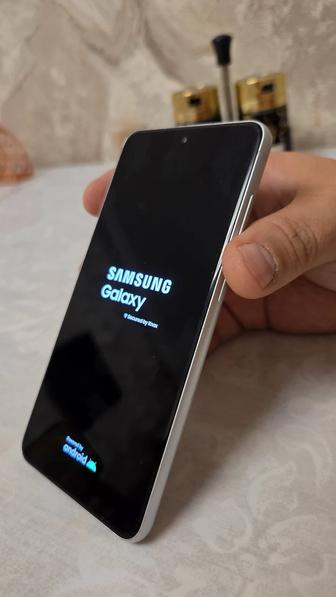 Продам смартфон Samsung Galaxy S 21 FE