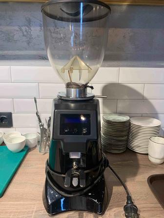 Кофемолка simonelli