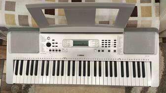 Синтезатор Yamaha YPT-370 серый