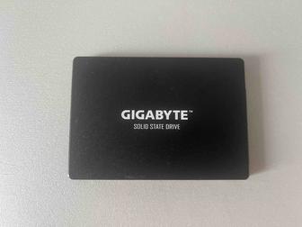 SSD диск на 512Гб GIGABYTE Sata 3