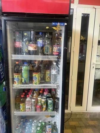 Продам витринные холодильники