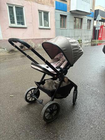 Продам детскую коляску 3 в 1