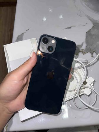Продаю IPhone 13