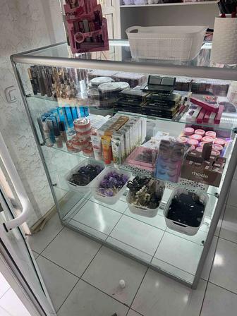 Стеллаж стеклянный