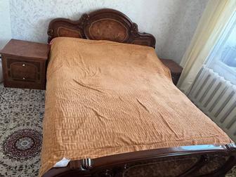 Продам спальный гарнитур