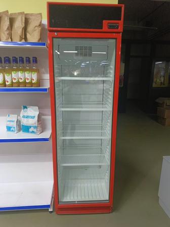 Продам витринный холодильник