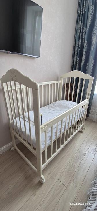 Продам детскую кроватку
