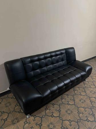 Срочно продам диван