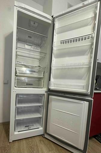 Продам холодильник Whirpool