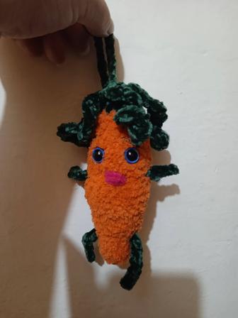 Морковь вязаная игрушка