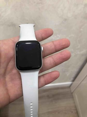 Продам Apple Watch se 40 mm