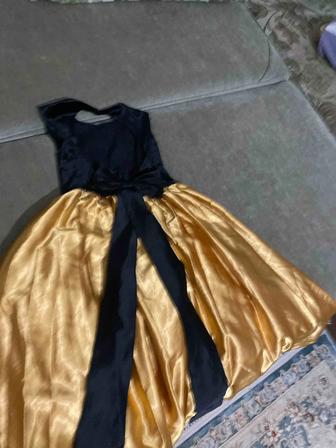 Платье нарядное для 9-12 дет