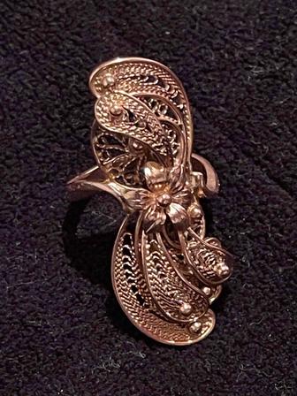 Продам золотое кольцо