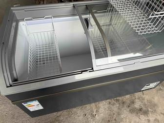 Продается витринный морозильник