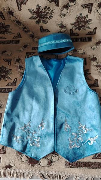 Казахский жилет и тақия
