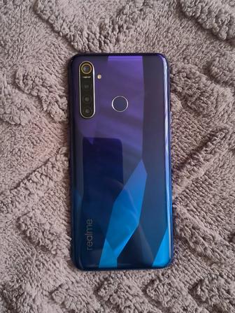 Продам смартфон Realme 5 pro