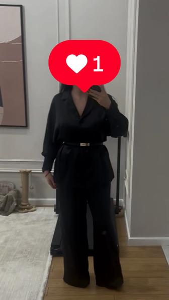 Атласный костюм