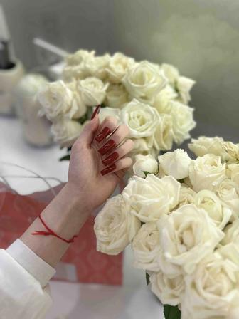 Модель на маникюр