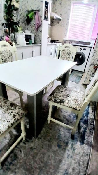 Кухонный комплект стол и 4 стула. Новый. Качественный.