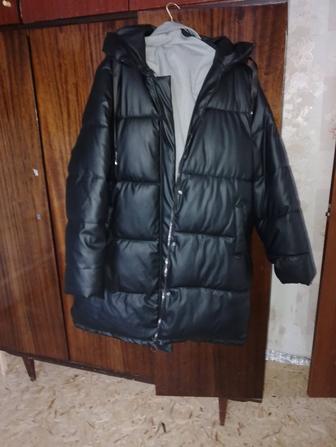 Продам зимнюю женскую куртку ,размер 64