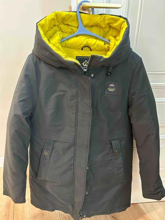 Продам зимнюю куртку