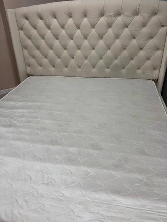 Продам двуспальную кровать