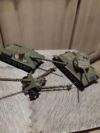 Модели советской военной техники Т-34 САУ-100 БС-3 завод Арсенал.