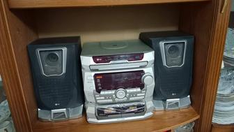 Продам музыкальный центр LG