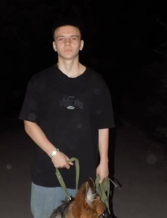 Официант / официантка