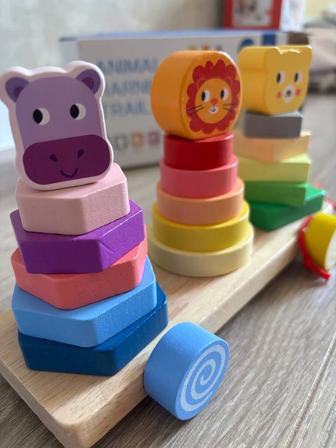 Продам Деревянную игрушку-паровозик с животными Новая