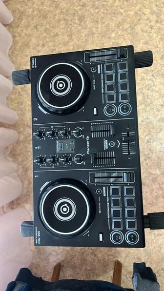 Продам Dj контроллер Pioneer DDJ- 200