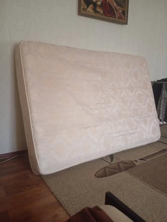 Отдам матрас 1.30 на 2.00