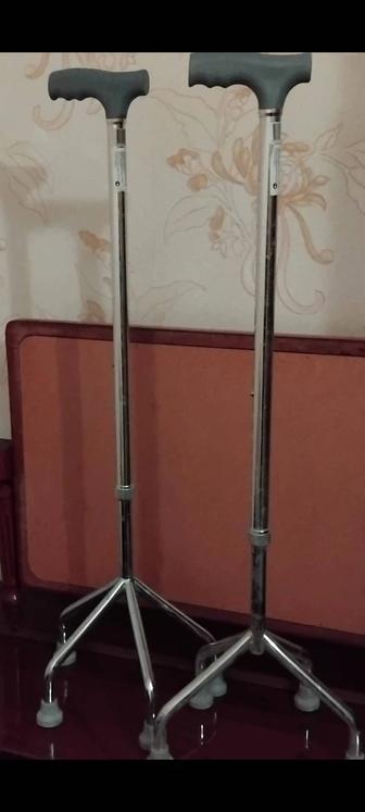 Цена за 1 шт .Трость с ножками 2 шт