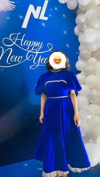 Платья вечерние