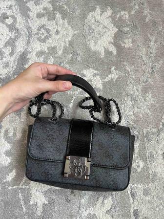 Продаю сумку Guess