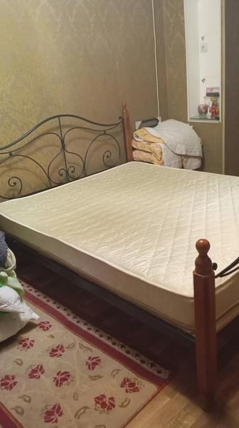 Кровать двухспальная бу