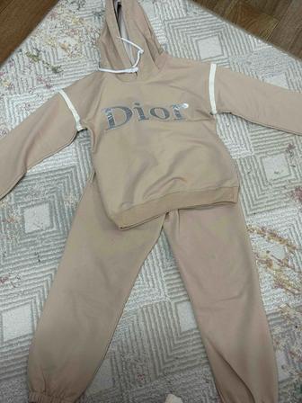 Спортивки хорошем состоянии. Розовый 134 беж 134-140