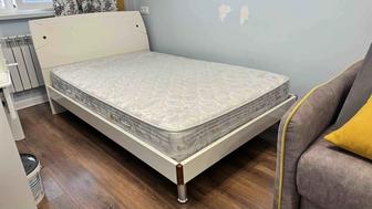 Продам кровать б/у.