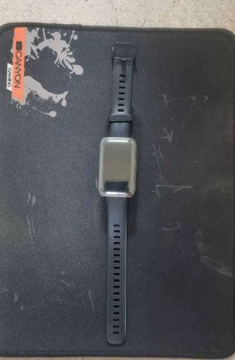 Фитнес браслет Huawei band 7 в идеальном состоянии