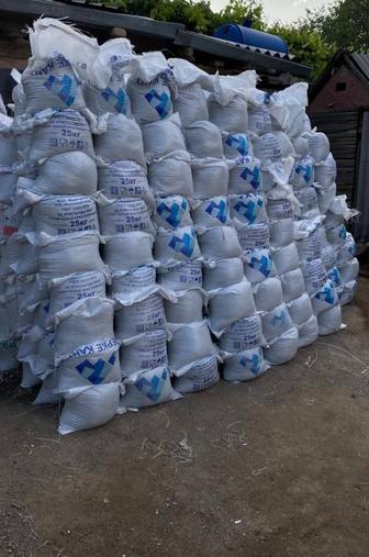 Отсев, песок, глина, щебень, соль техническая в мешках