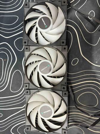 Три корпусных вентилятора Deepcool 0.25A, 3pin ARGB 4pin