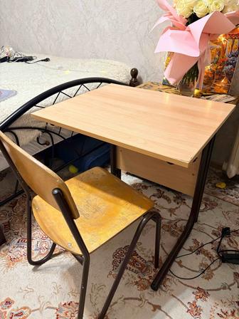 Парта , стол и стул для учебы