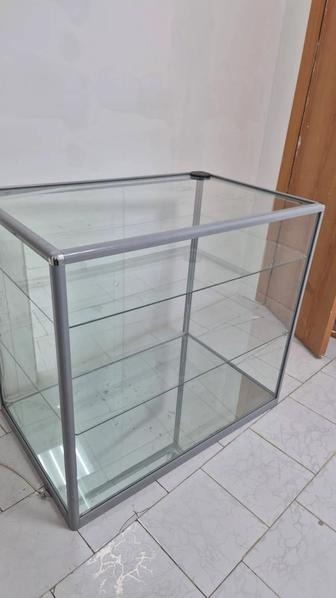 стеклянная витрина