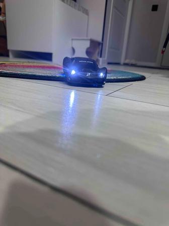 Машинка на пульте управления