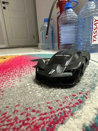 Машинка на пульте управления