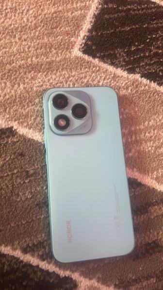 Продам смартфон Honor400
